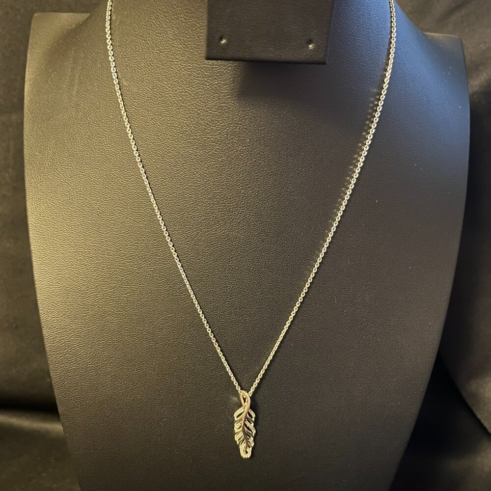 Hallmark 10K White Gold & 925 Silver Diamond Leaf Pendant w/Italian Chain NWT
